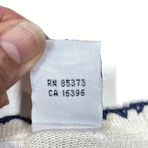 The Villager Cream Sweater Top, Size Petite Small, Vintage 1960's Feminine - Picture 9 of 10